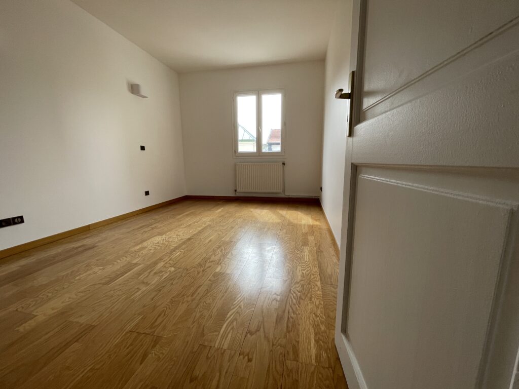 NOUVEAU – PAVILLON À PUTEAUX (92800)