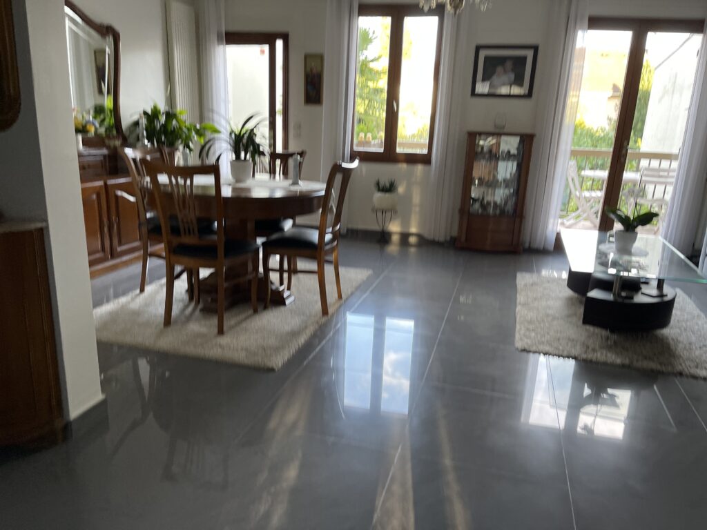 MAISON MONT VALERIENT