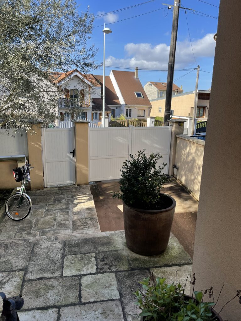 RUE DES LOUVETIERS
