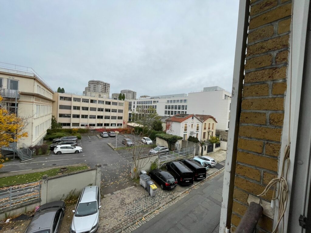 2 PIÈCES RARE AU PIED DU RER A